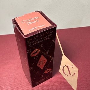 Charlotte Tilbury Lipstick
K.I.S.S.I.N.G LIMITED EDITION